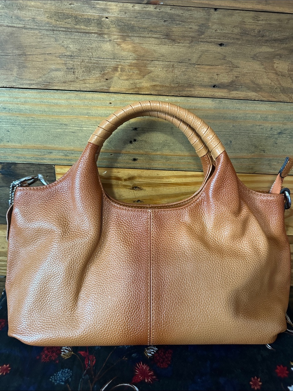 ⭐️ISWEE 100% Leather Tote Handbag in Cognac Brown Christmas present